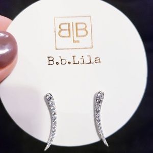 NWT! B.B. Lila gorgeous earrings